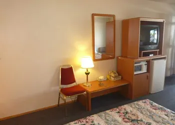 Milwaukie Inn Portland South hotel thumbnail 8