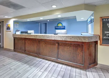 Days Inn by Wyndham Greenville MS hotel thumbnail 2