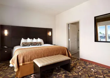 Baymont by Wyndham Hobbs hotel thumbnail 8