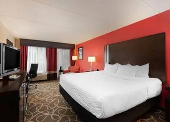 La Quinta Inn & Suites Summersville / New River National Park hotel thumbnail 4