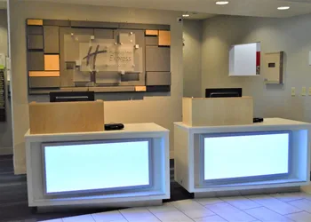 Holiday Inn Express & Suites Batesville by IHG hotel thumbnail 2