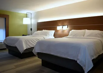 Holiday Inn Express & Suites Batesville by IHG hotel thumbnail 3