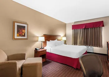 Quality Inn Blackwell I-35 hotel thumbnail 8