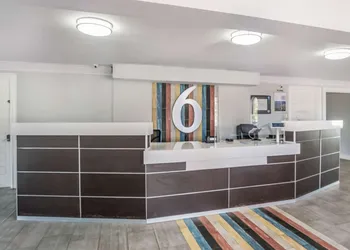 Motel 6 Dallas, TX - Market Center hotel thumbnail 2
