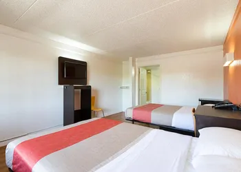 Motel 6 Dallas, TX - Market Center hotel thumbnail 5