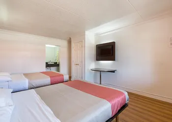 Motel 6 Dallas, TX - Market Center hotel thumbnail 7