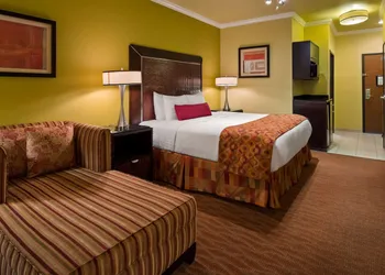 Best Western Plus Christopher Inn & Suites hotel thumbnail 4