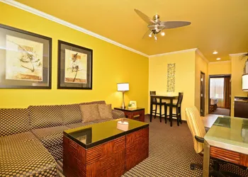 Best Western Plus Christopher Inn & Suites hotel thumbnail 5