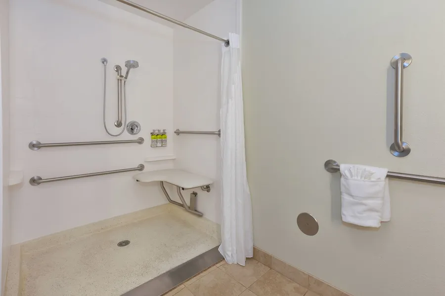 Holiday Inn Express & Suites Effingham by IHG hotel detail image 2