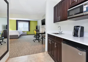 Holiday Inn Express & Suites Effingham by IHG hotel thumbnail 6