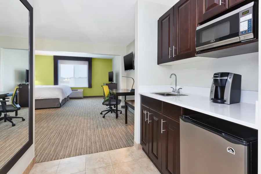 Holiday Inn Express & Suites Effingham by IHG hotel detail image 6