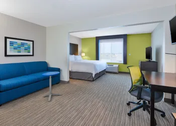 Holiday Inn Express & Suites Effingham by IHG hotel thumbnail 7