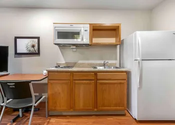 Studio 6 Extended Stay Shreveport Airport LA hotel thumbnail 6