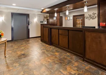 Best Western Crown Inn & Suites hotel thumbnail 2