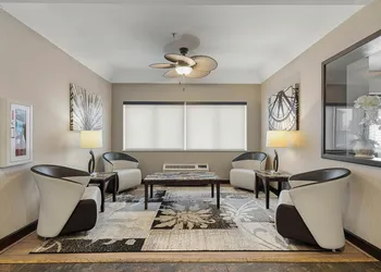 Best Western Crown Inn & Suites hotel thumbnail 3