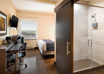AeroStay Hotel hotel thumbnail 8