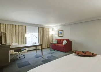 Hampton Inn & Suites Springfield/Downtown hotel thumbnail 7
