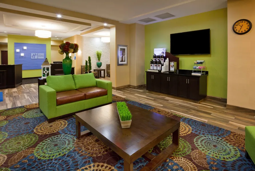 Holiday Inn Express & Suites Davenport by IHG hotel detail image 2