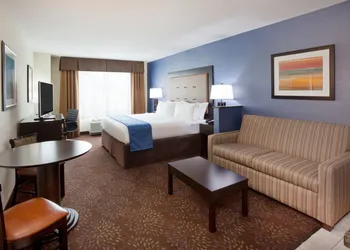 Holiday Inn Express & Suites Davenport by IHG hotel thumbnail 5
