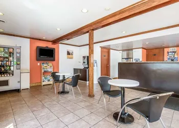 Northway Inn Queensbury - Lake George hotel thumbnail 2