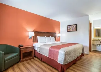 Northway Inn Queensbury - Lake George hotel thumbnail 5