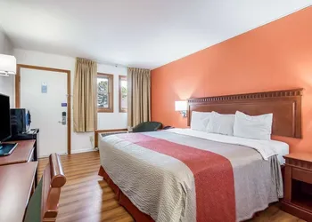 Northway Inn Queensbury - Lake George hotel thumbnail 6