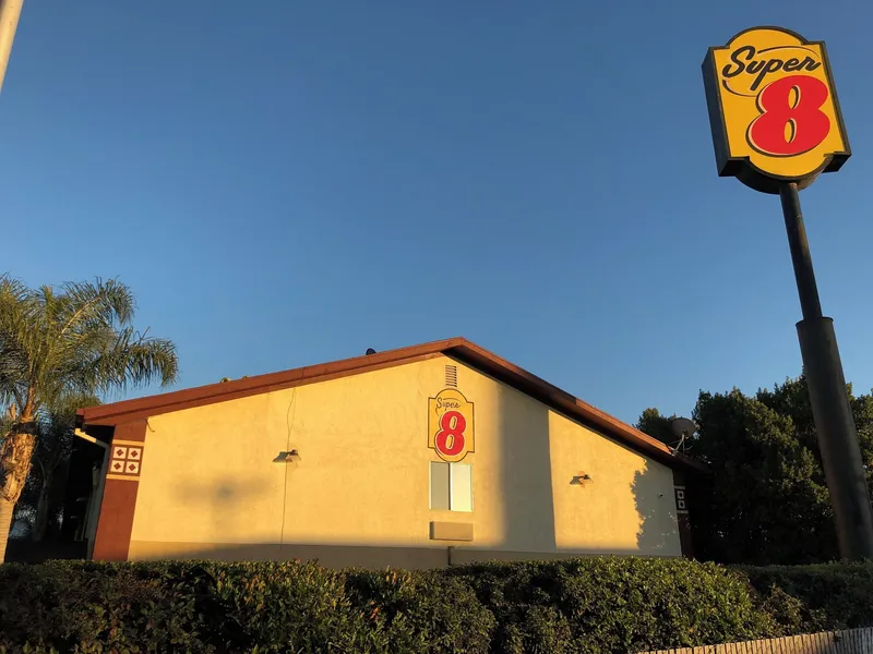 Super 8 by Wyndham Selma/Fresno Area hotel detail image 2