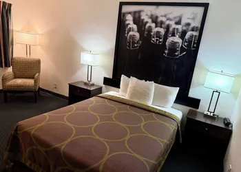 Super 8 by Wyndham Selma/Fresno Area hotel thumbnail 3