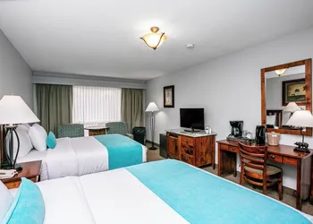 Tonquin Inn hotel thumbnail 7