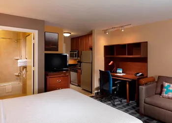 TownePlace Suites by Marriott Houston North / Shenandoah hotel thumbnail 5
