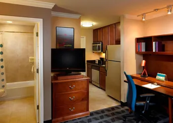TownePlace Suites by Marriott Houston North / Shenandoah hotel thumbnail 8