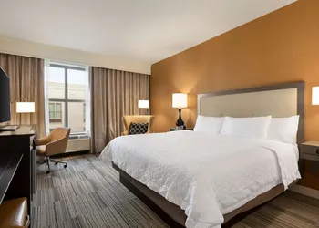 Hampton Inn & Suites Roanoke-Downtown hotel thumbnail 6