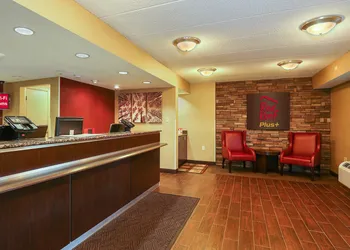 Red Roof Inn PLUS+ Washington DC - Oxon Hill hotel thumbnail 3