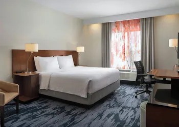 Fairfield Inn & Suites by Marriott Niagara Falls hotel thumbnail 5