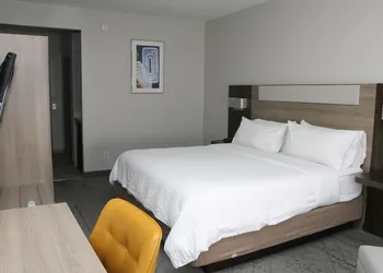Holiday Inn Express & Suites Albermarle by IHG hotel thumbnail 3
