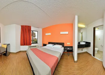 Motel 6 Plano, TX - West - Frisco hotel thumbnail 6