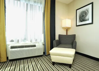 Holiday Inn Express Hotel & Suites Batavia - Darien Lake by IHG hotel thumbnail 5