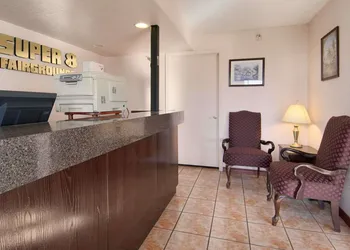 Super 8 by Wyndham Oklahoma Fairgrounds hotel thumbnail 3