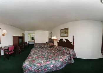 Super 8 by Wyndham Oklahoma Fairgrounds hotel thumbnail 6
