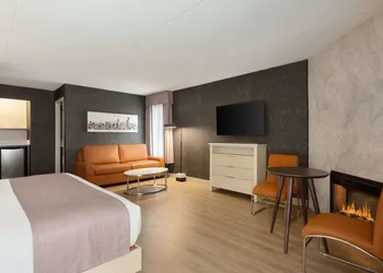 Days Inn by Wyndham Toronto West Mississauga hotel thumbnail 7