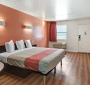 Motel 6 Dallas, TX - Forest Lane hotel detail image 4