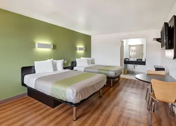 Motel 6 Dallas, TX - Forest Lane hotel thumbnail 8