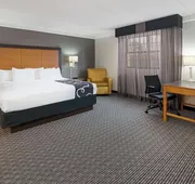 Super 8 by Wyndham The Woodlands North hotel detail image 4