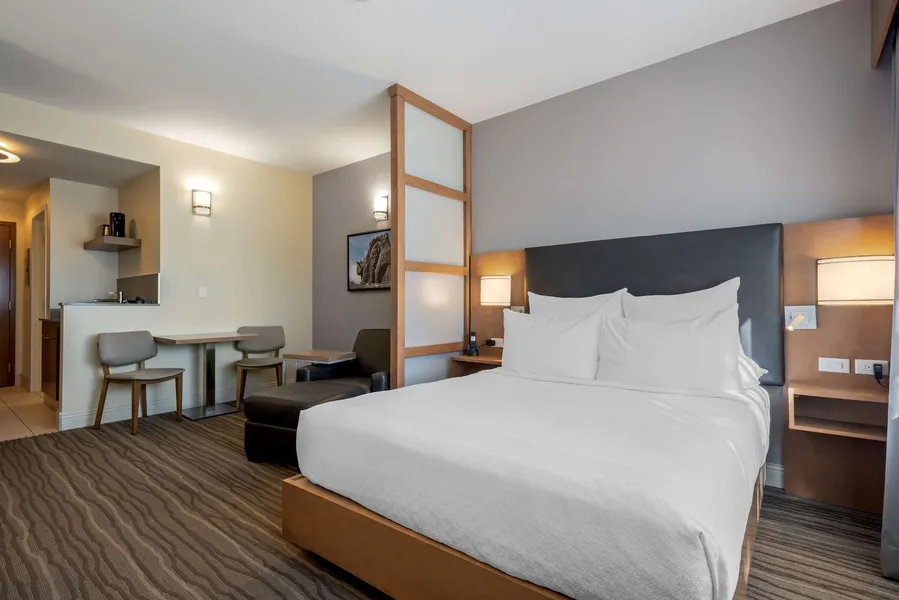 Best Western Plus Sawridge Suites hotel detail image 6