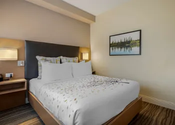Best Western Plus Sawridge Suites hotel thumbnail 7