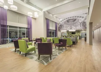 La Quinta Inn & Suites by Wyndham Tumwater - Olympia hotel thumbnail 6
