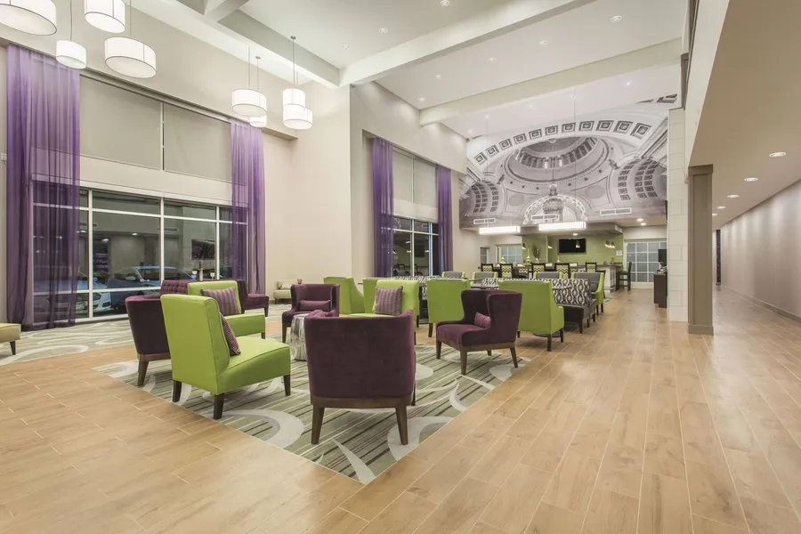 La Quinta Inn & Suites by Wyndham Tumwater - Olympia hotel detail image 6