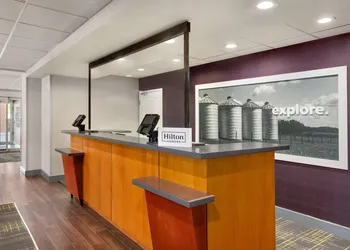 Hampton Inn St. Louis - Columbia hotel thumbnail 4