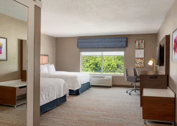 Hampton Inn St. Louis - Columbia hotel thumbnail 7