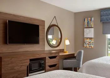 Hampton Inn St. Louis - Columbia hotel thumbnail 8